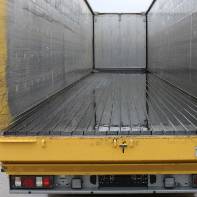 Cargo Floor moving floor Trailer oplegger 65 vloer.jpg